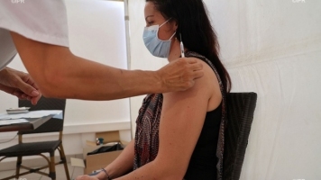 Vaccin anti-Covid oui vous aurez mal au bras, non vous n'aur ... Image 1